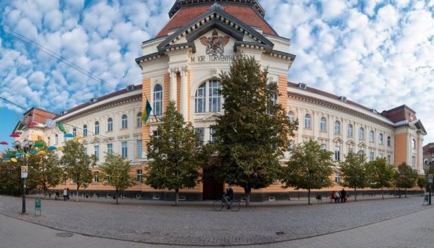 Викладачі угорського інституту в Берегові, завдяки яким виш отримує акредитацію, постійно проживають в Угорщині чи зовсім не викладають