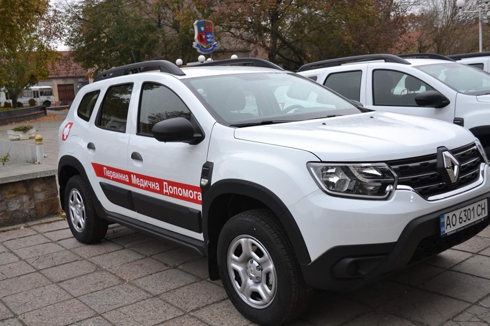 Медикам Берегівщини передали 7 нових автівок, придбаних для амбулаторій за кошти держсубвенції (ФОТО)