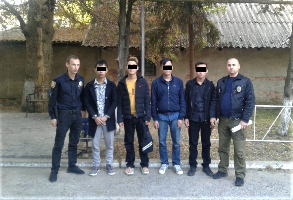 В Ужгороді іноземному переправнику нелегалів повідомили про підозру і взяли пд варту