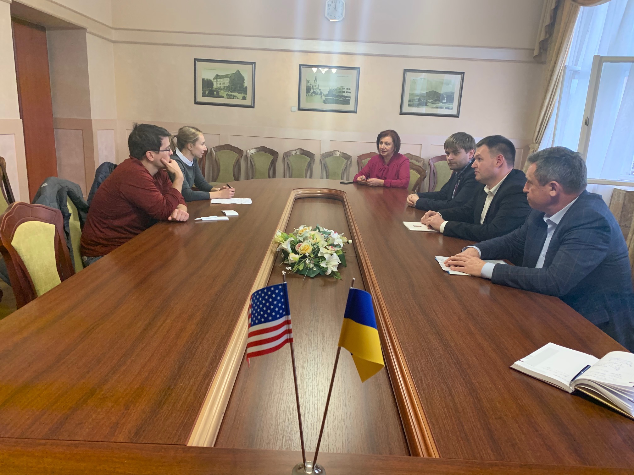 Віце-консул США знайомився із умовами медичних закладів в Ужгороді (ФОТО)