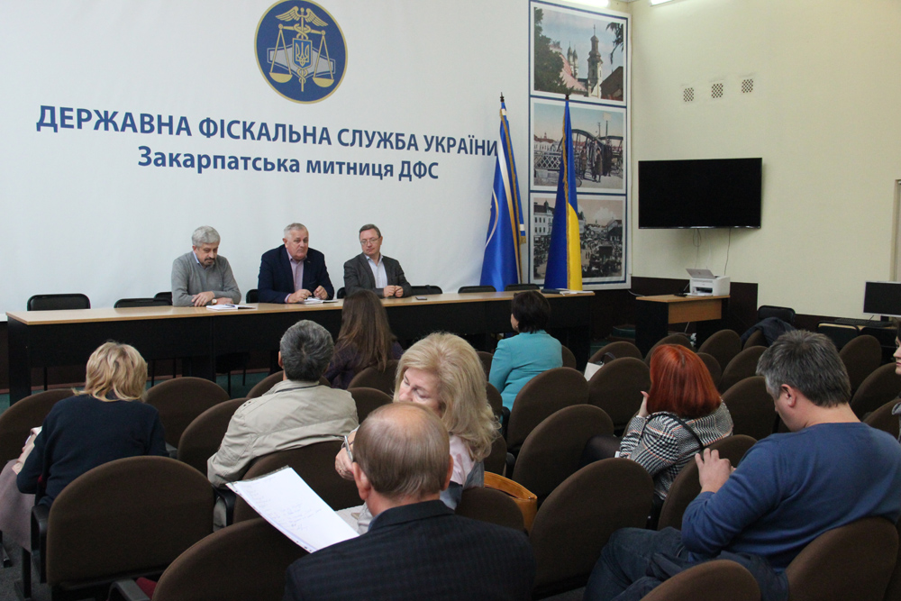 На митниці на Закарпатті з наступного року може "експериментально" запрацювати електронна черга (ФОТО)