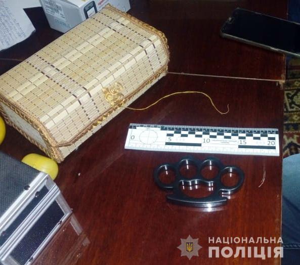 На Іршавщині двоє чоловіків вимагали у ще двох земляків начебто вкрадені у банку у Празі 2,5 тис євро