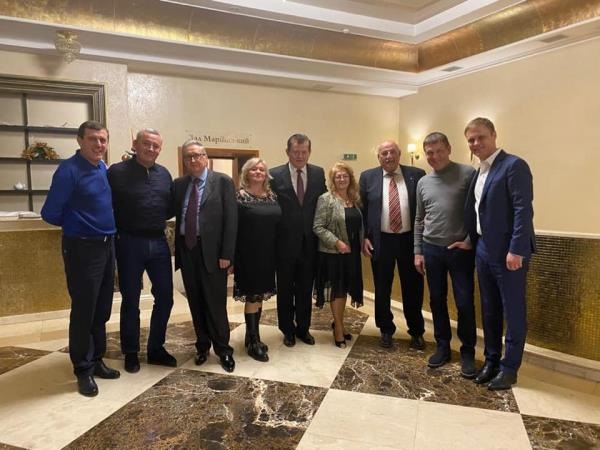 ФОТОФАКТ. Відомі закарпатці зустрілися в Києві