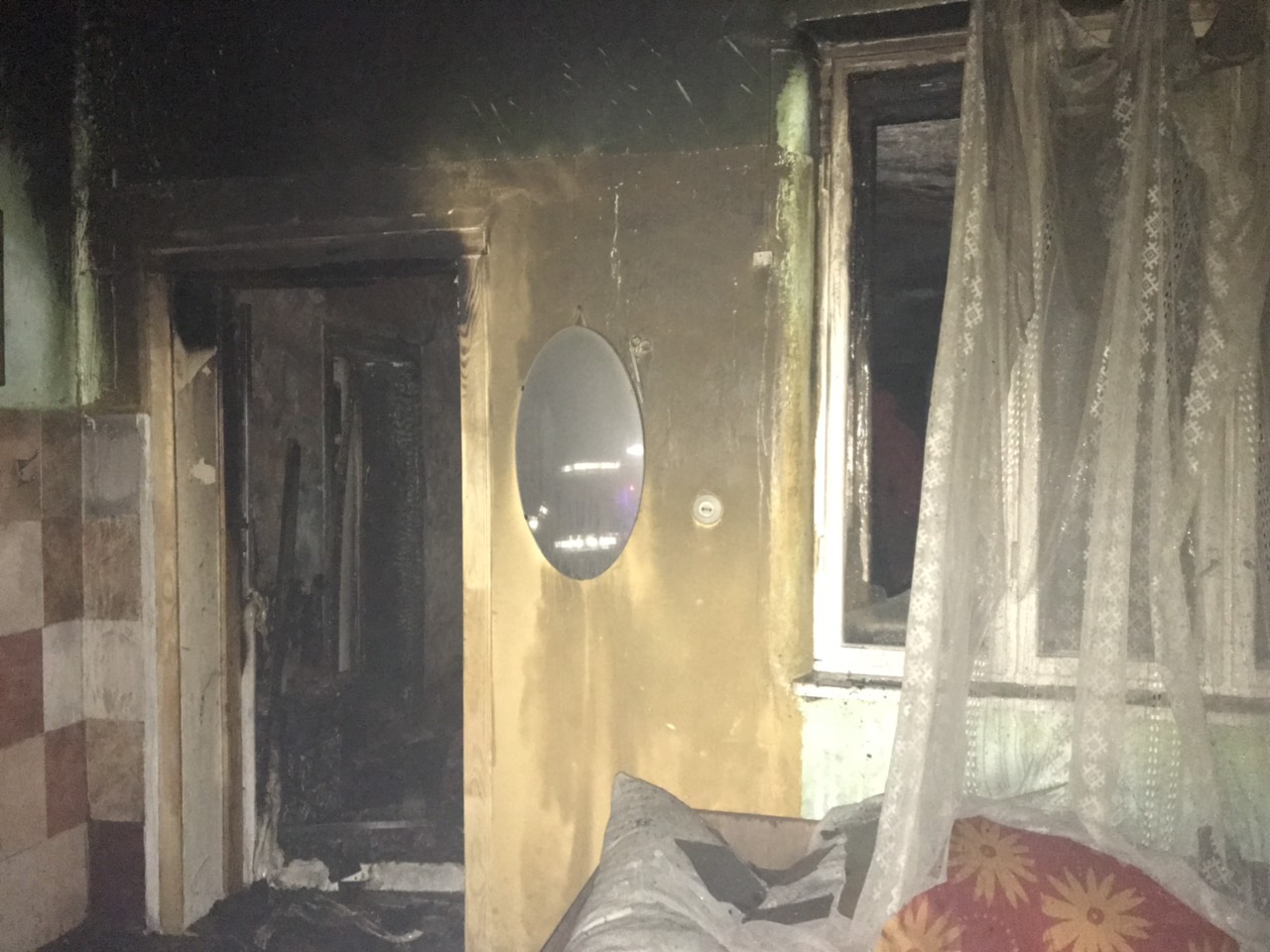 Під час пожежі на Виноградівщині загинув чоловік, що через хворобу був прикутий до ліжка (ФОТО)