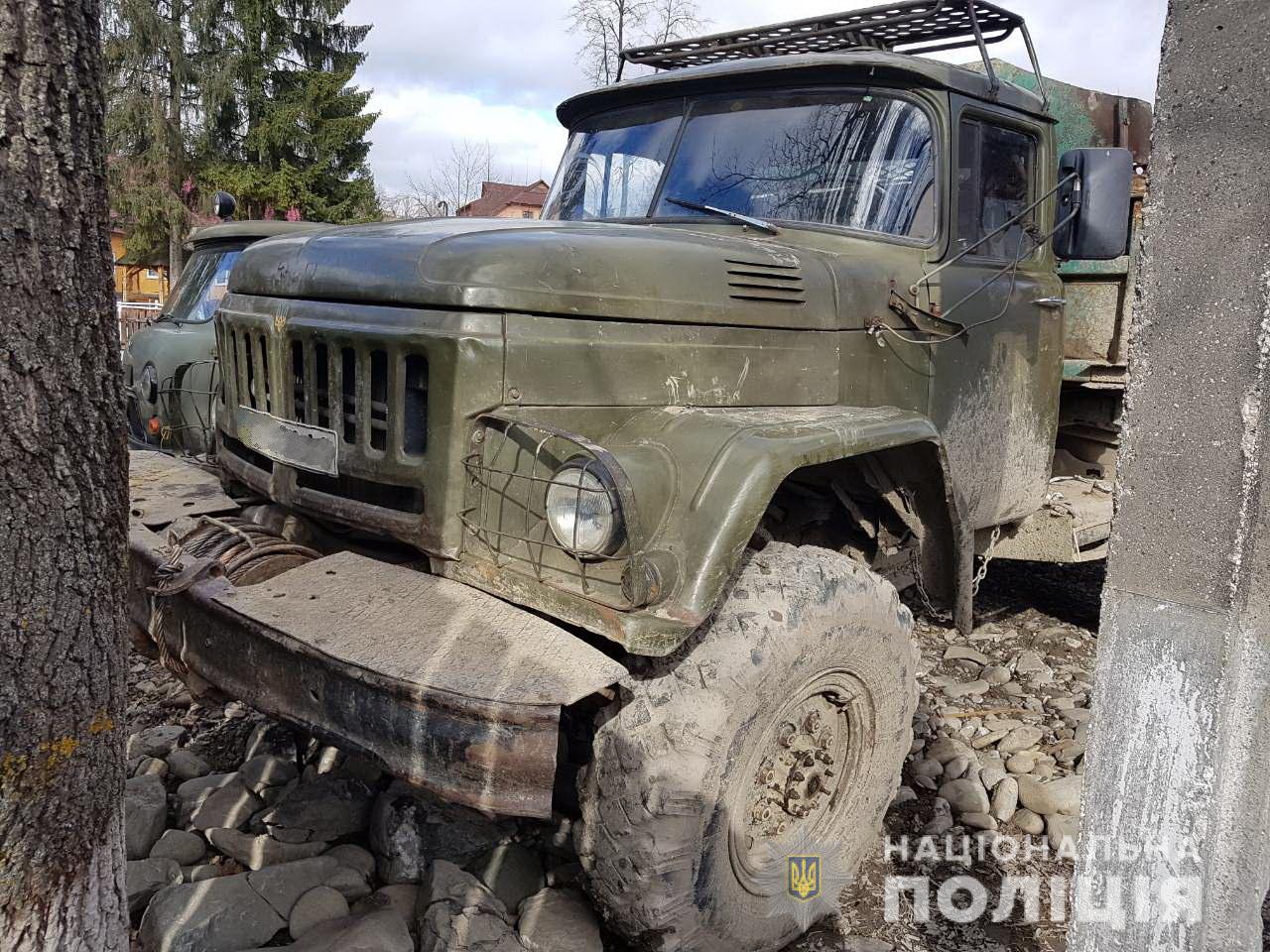На Рахівщині четверо чоловіків викрали селянина і силоміць змусили перевезти викрадений ЗІЛ (ФОТО)