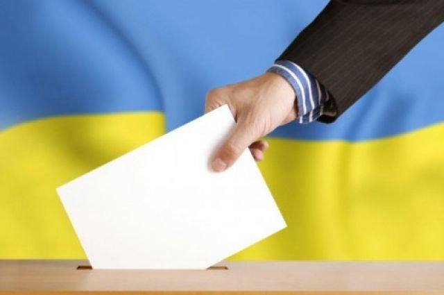 Усі 14 виборчих дільниць у Берегові відкрилися вчасно 