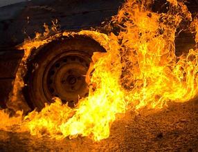 На Перечинщині горів УАЗ, а в Рахівському районі – ВАЗ