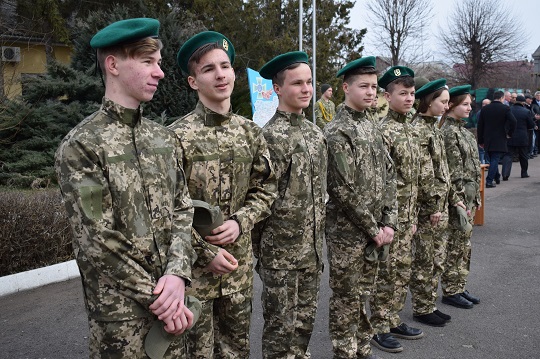 Школярів закарпатского Чопа посвятили у прикордонники (ФОТО)