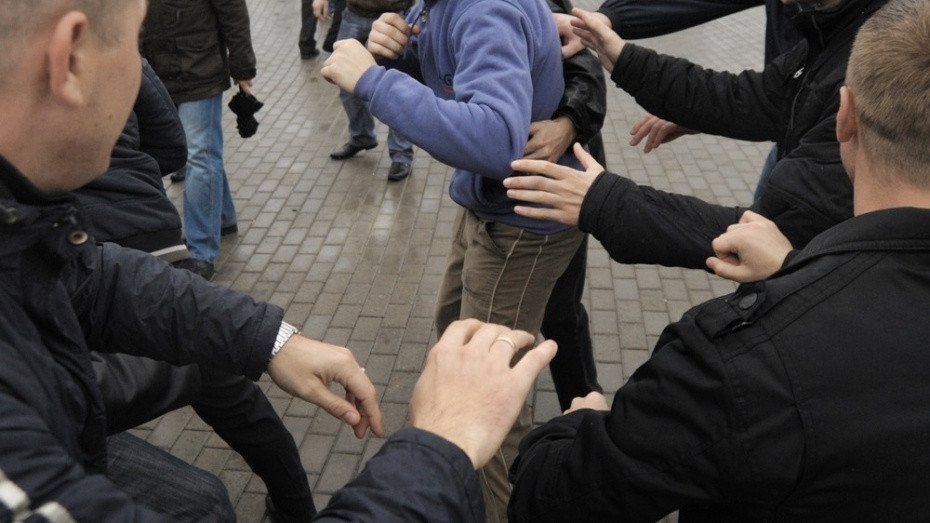 У Берегові вже другий день поспіль б'ються групи циган