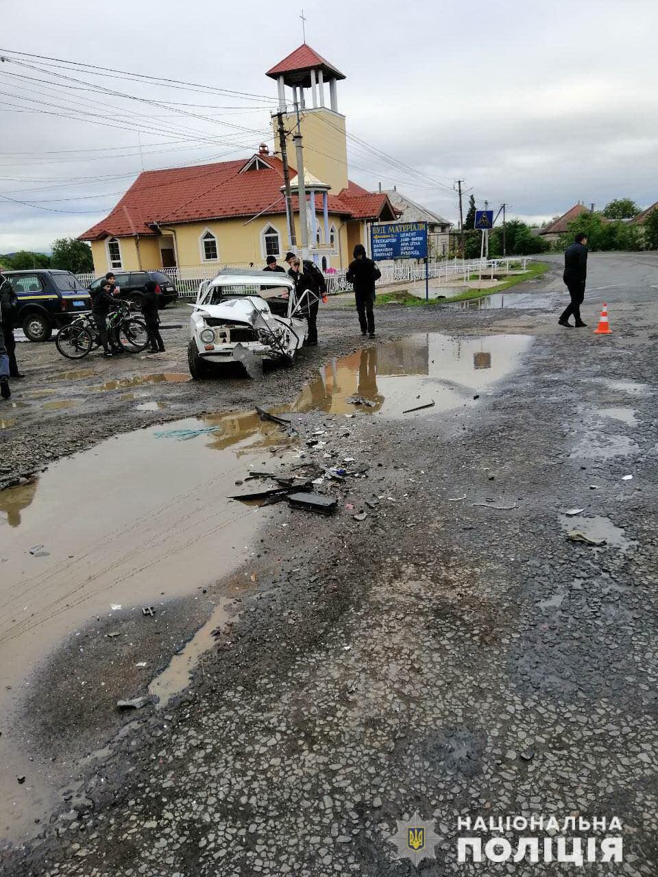 За фактом зіткнення на Мукачівщині ВАЗу й "Жигулів" розпочато кримінальне провадження (ФОТО)