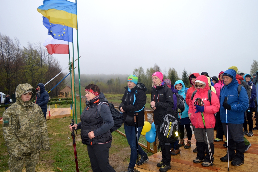 Тимчасовий пішохідний перехід "Лубня-Волосате" на Закарпатті за п’ять днів перетнули майже три тисячі разів