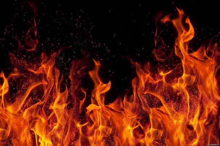 На Хустщині рятували від вогню житловий будинок