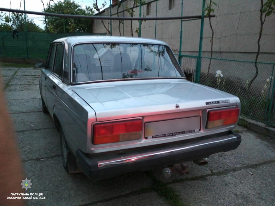 В Ужгороді у водія "Жигулів" виявили перевищення норми алкоголю більш ніж у 16 разів (ФОТО)