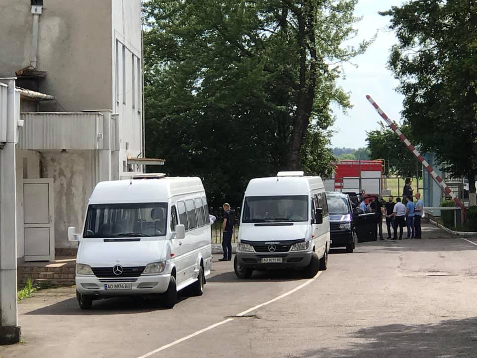 Держохорона покинула аеропорт "Ужгород", візит Зеленського ймовірно скасовується