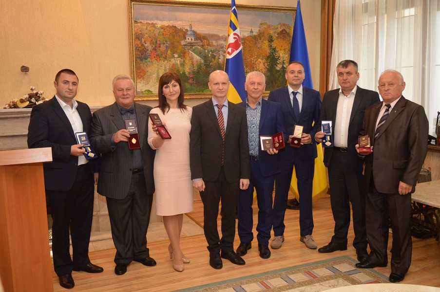 Закарпатців відзначили високими державними і крайовими нагородами (ФОТО)