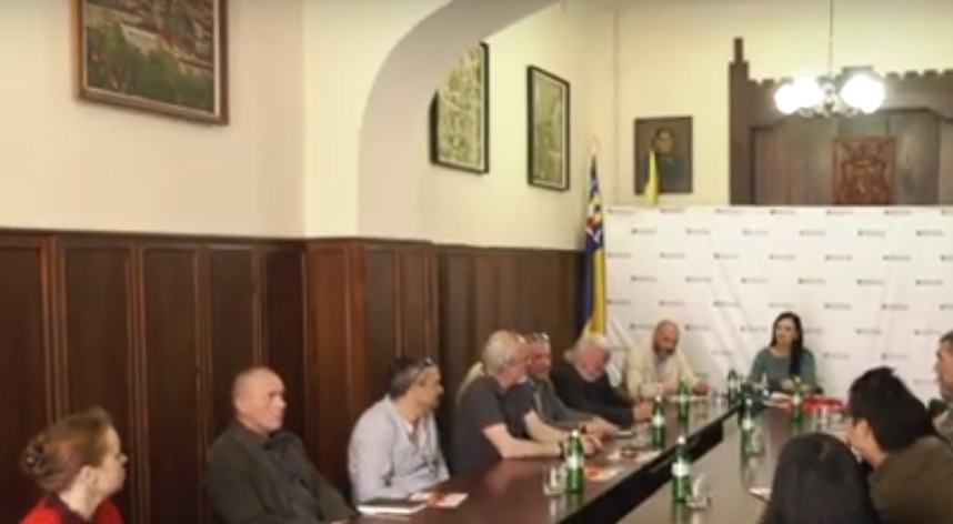 Художники з України, Словаччини та Китаю приїхали малювати на пленері мукачівську весну (ВІДЕО)