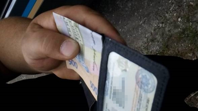 На Ужгородщині п'яний водій ВАЗу намагався відкупитися від поліції 500 грн хабара
