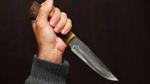 У Мукачеві затримали ревнивця, котрий у ході "алкогольної" сварки вдарив суперника ножем у груди