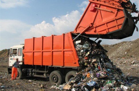 Питання вивезення твердих побутових відходів на Тячівщині обговорили на нараді