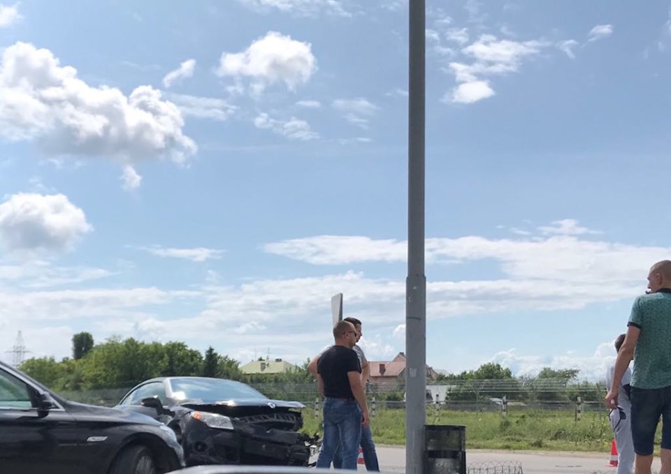 В Ужгороді кабріолет Renault зіткнувся з Opel (ФОТО)