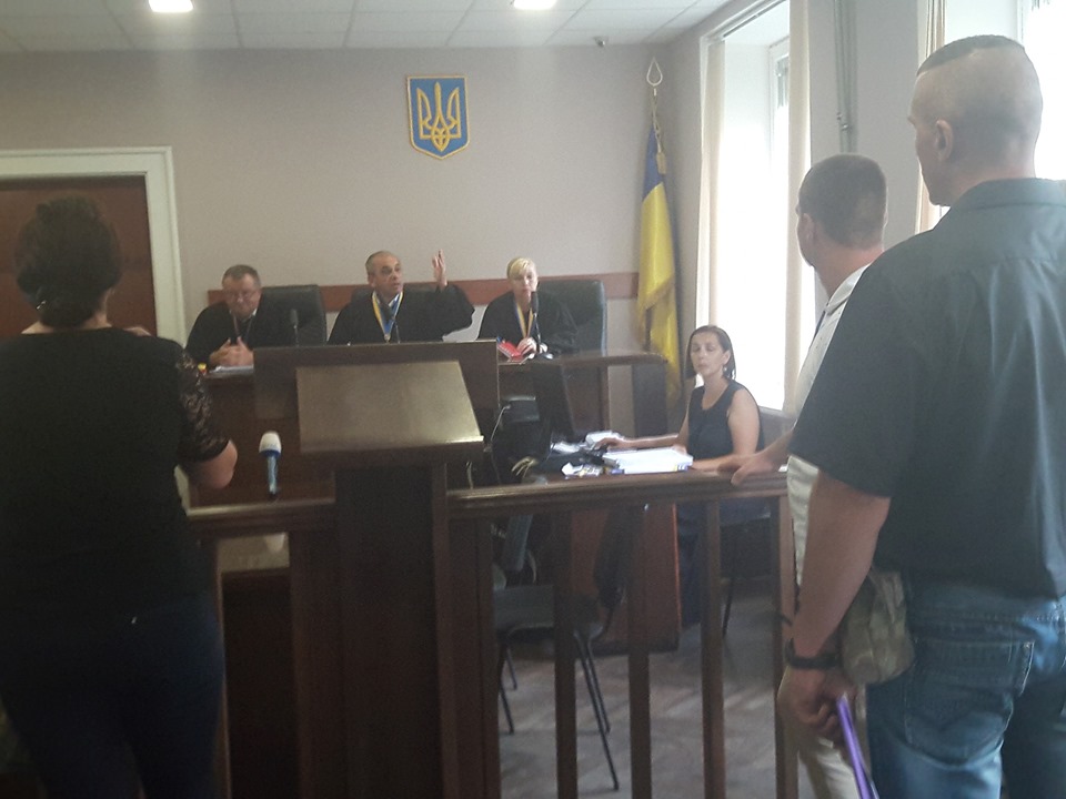 Розгляд по зміні запобіжного заходу для винуватця ДТП на Берегівщині, в якій загинув 17-річний юнак, зірвано (ФОТО, ВІДЕО)