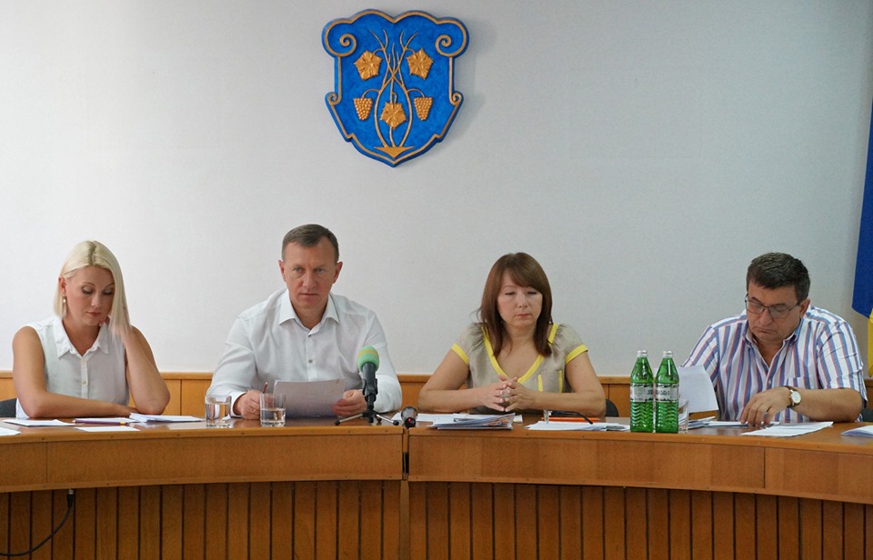 В Ужгороді демонтують низку самовільно встановлених обмежувачів