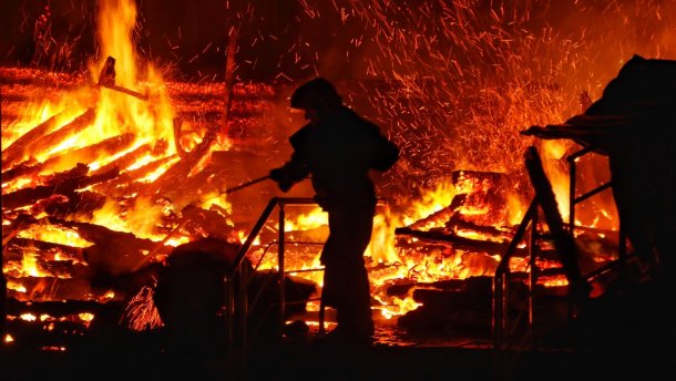 На Закарпатті горіли будинки і надвірні споруди