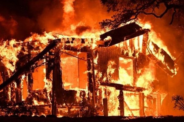 На Закарпатті за добу тричі горіли надвірні споруди
