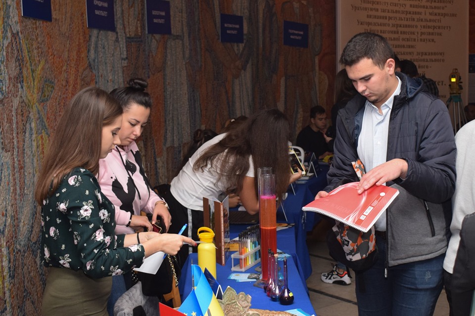 День відкритих дверей триває сьогодні в Ужгородському національному університеті (ФОТО)