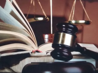 На Тячівщині затверджено обвинувачення чиновниці райради, що незаконно продала будівлю Тячівської районної друкарні