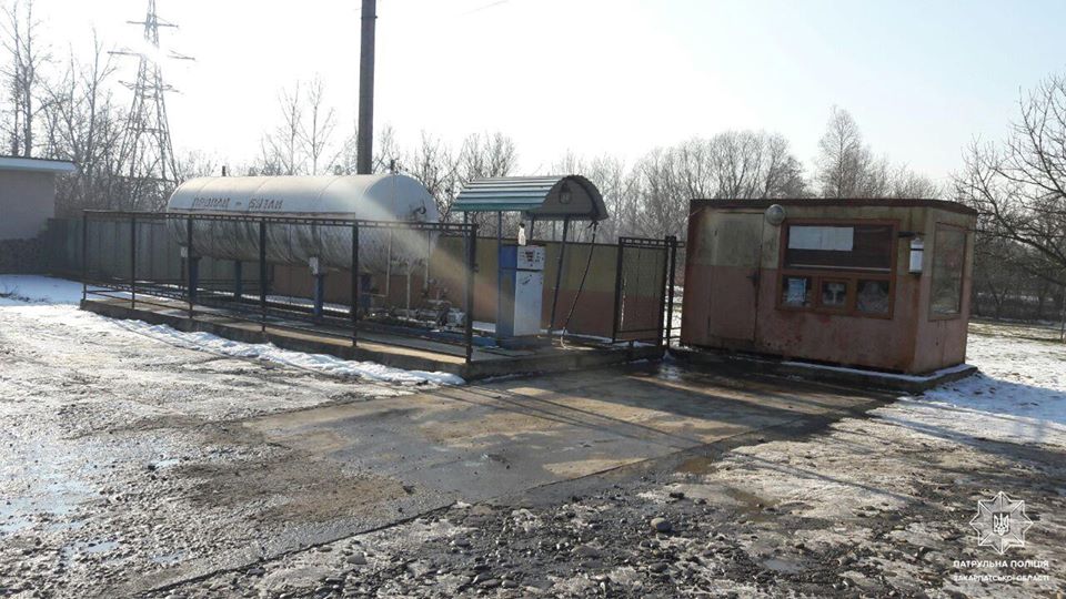 На Закарпатті патрульні обстежили 40 автозаправних станцій (ФОТО)