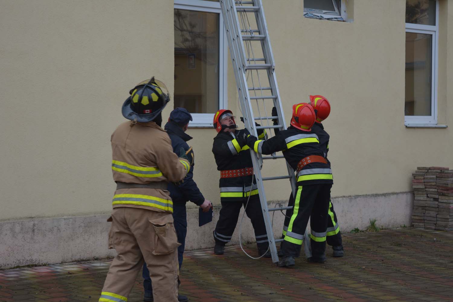 На Закарпатті тривають позапланові перевірки дотримання правил пожежної безпеки місць з масовим перебуванням людей (ФОТО)