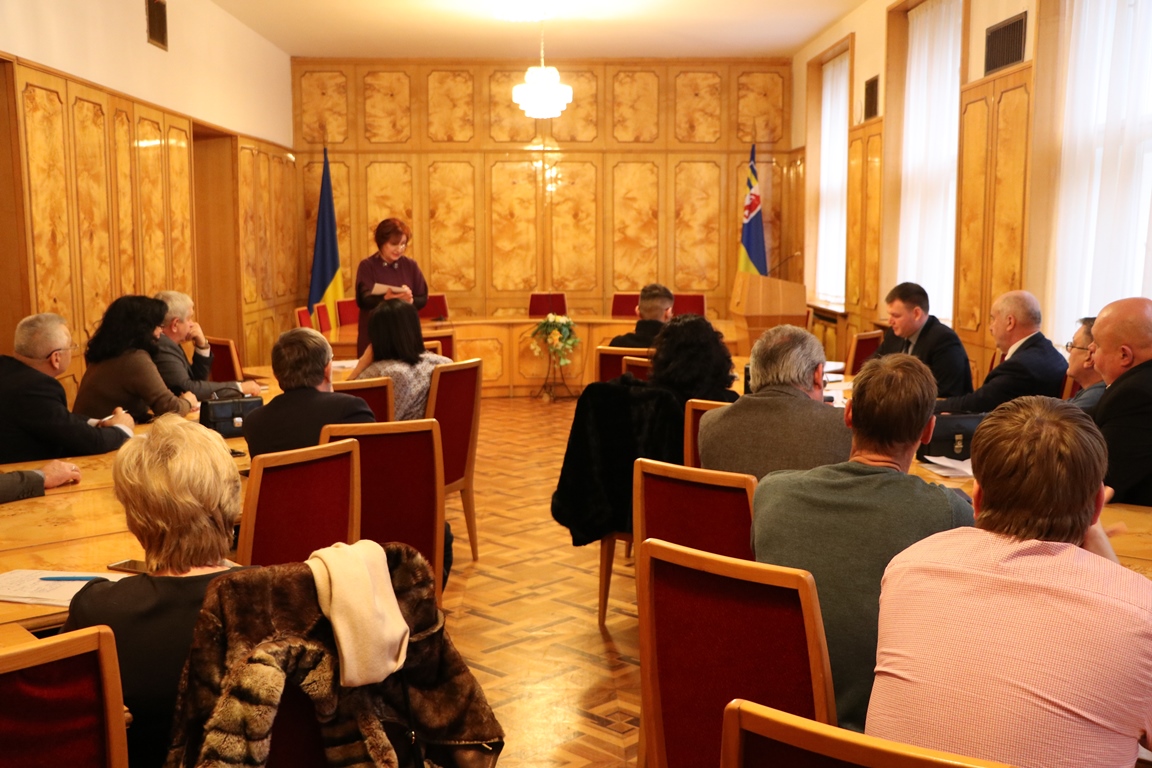 До кінця січня всі медичні заклади Закарпаття повинні на 100% бути готові до контрактування (ФОТО)