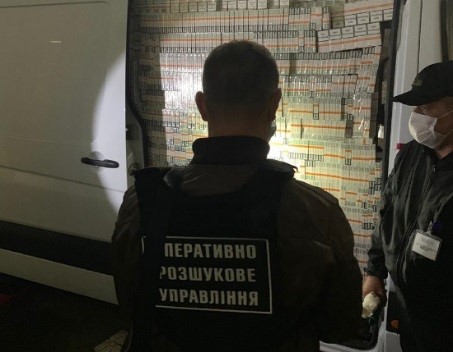 Справу "сигаретного дипломата", затриманого на кордоні на Закарпатті, скеровано до суду (ФОТО)