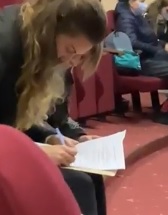 Дві ДВК на Закарпатті переписували протоколи прямо у залі ТВК, на місце події викликали поліцію (ВІДЕО)