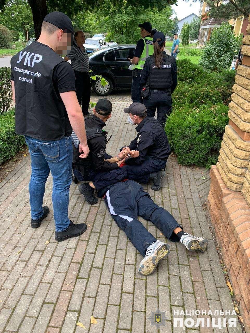 В Ужгороді скерували до суду справу відносно чоловіка, який напав на пенсіонера (ВІДЕО)