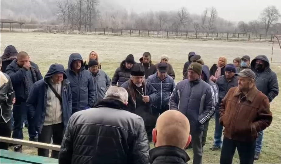 У Ганичах на Тячівщині селяни закликали голову ОТГ не призначати їм "ГЕСівського" старосту (ФОТО)