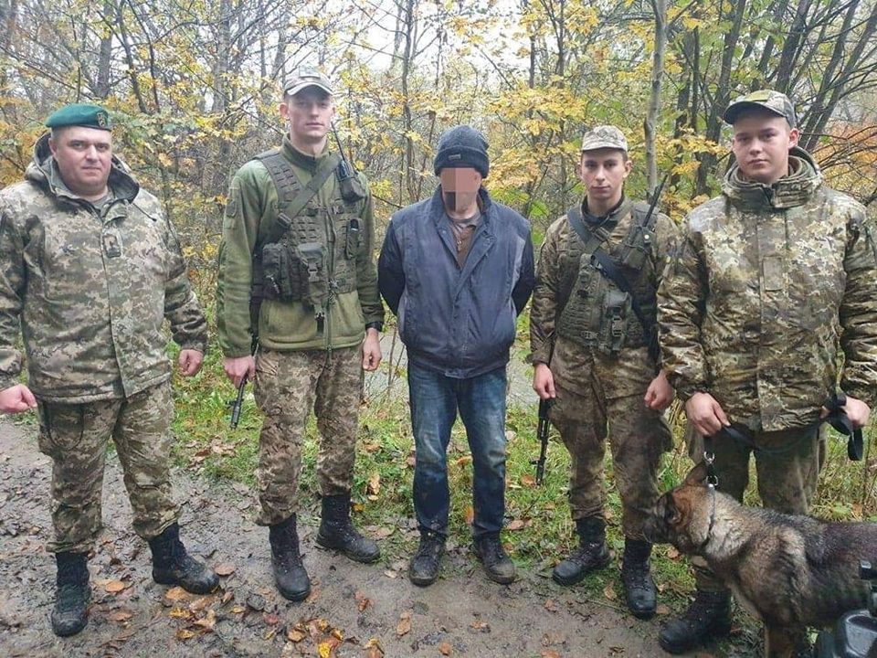 На Закарпатті затримали американця, що заблукав у лісі під час перебування у Словаччині  (ФОТО)