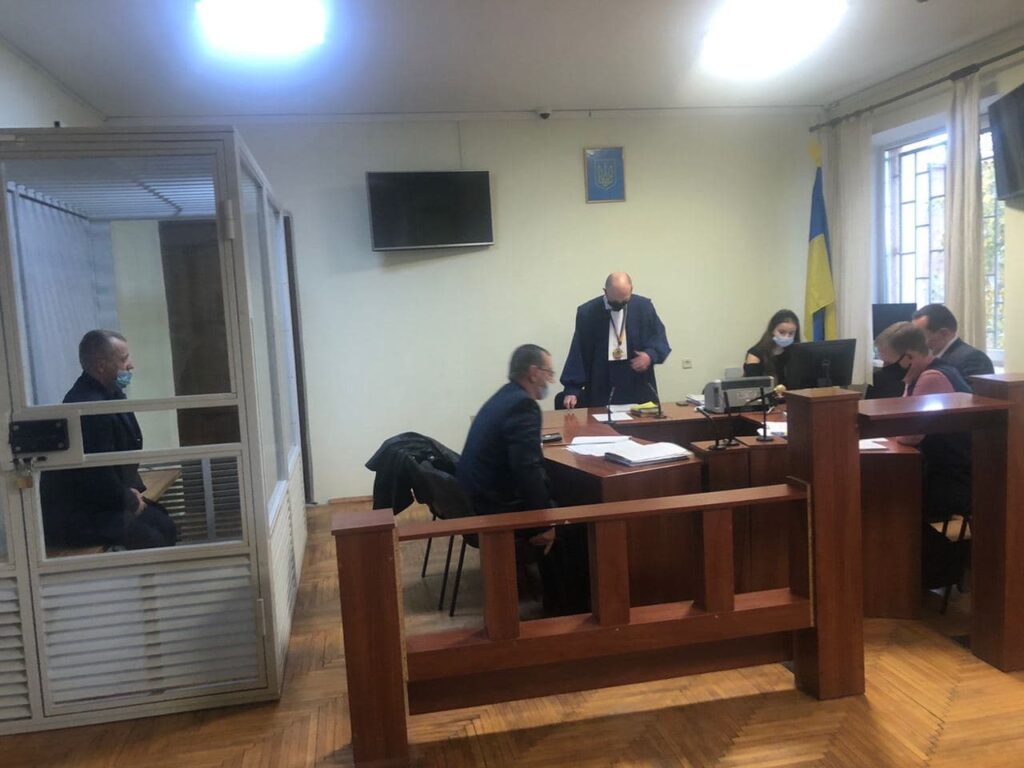 Закарпатським топ-чиновникам, затриманим на вимаганні 0,5 млн грн хабара, призначено застави по 840 тис грн і пом’якшено кваліфікацію злочину