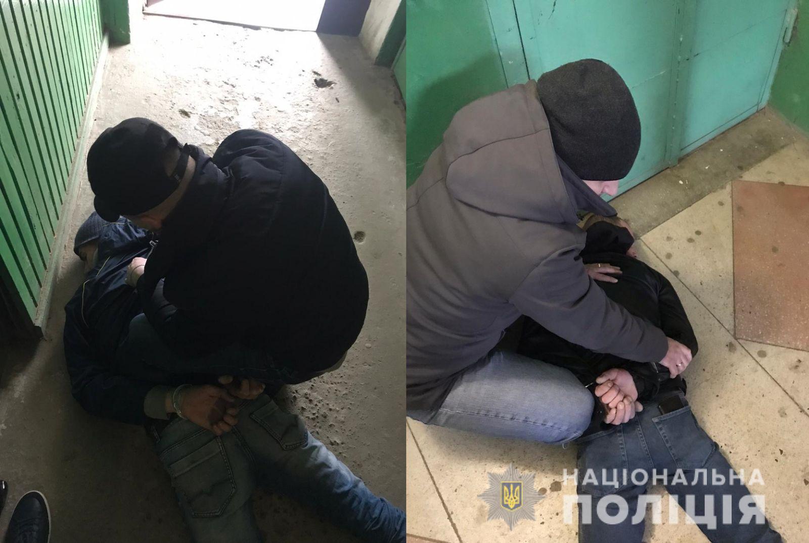 В Ужгороді затримали двох чоловіків, які обкрадали квартири містян (ФОТО)