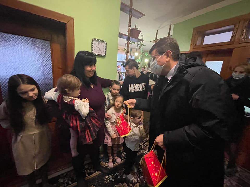 Власний будинок від держави отримала у подарунок сім'я Копчик із Великого Березного (ФОТО) 