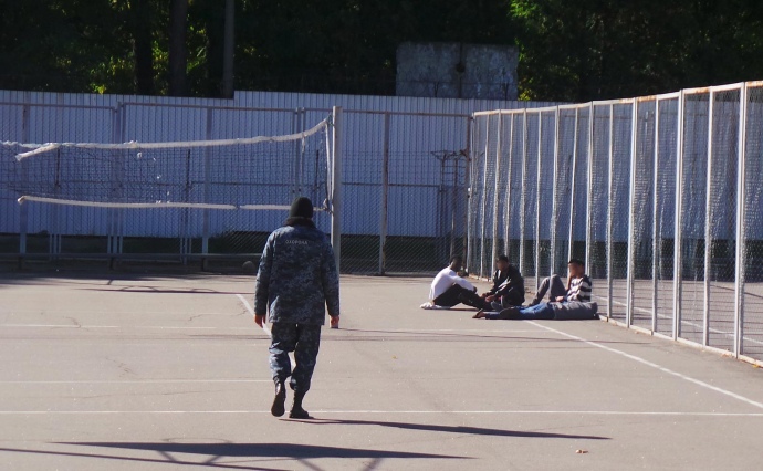 Виявленого в Ужгороді нелегала-нігерійця помістили в ПТПІ