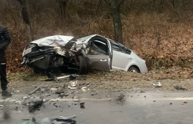 На Мукачівщині після зіткнення двох авто одне із них опинилося в кюветі (ФОТО, ВІДЕО)