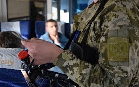 При поверненні рейсовим автобусом із Чехії на кордоні затримали розшукуваного за крадіжку закарпатця