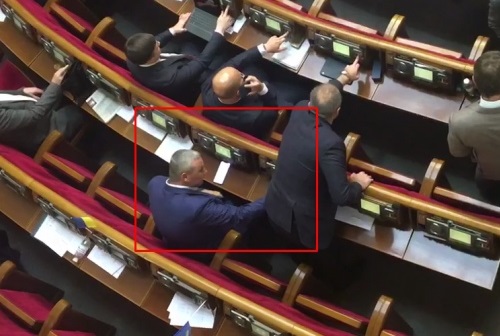 Офіс Генпрокурора розпочав кримінальне провадження за фактом кнопкодавства закарпатського нардепа Поляка