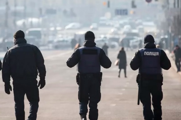 В Ужгороді зареєстровано провадження за фактом перевищення повноважень патрульними