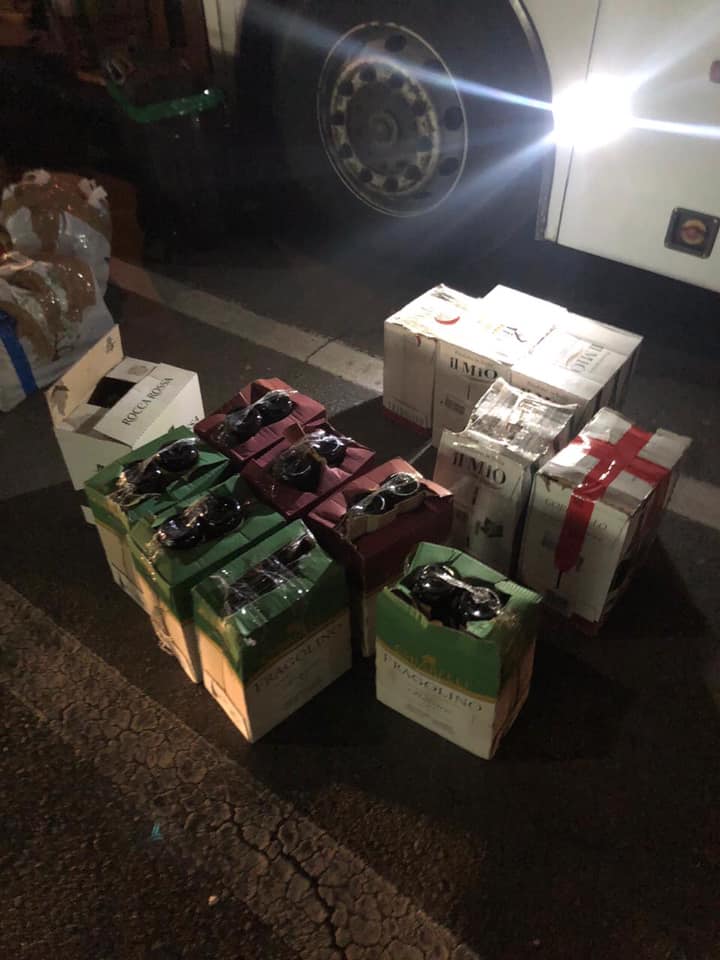 На МП "Тиса" в рейсовому автобусі вилучили 90 пляшок вина (ФОТО)