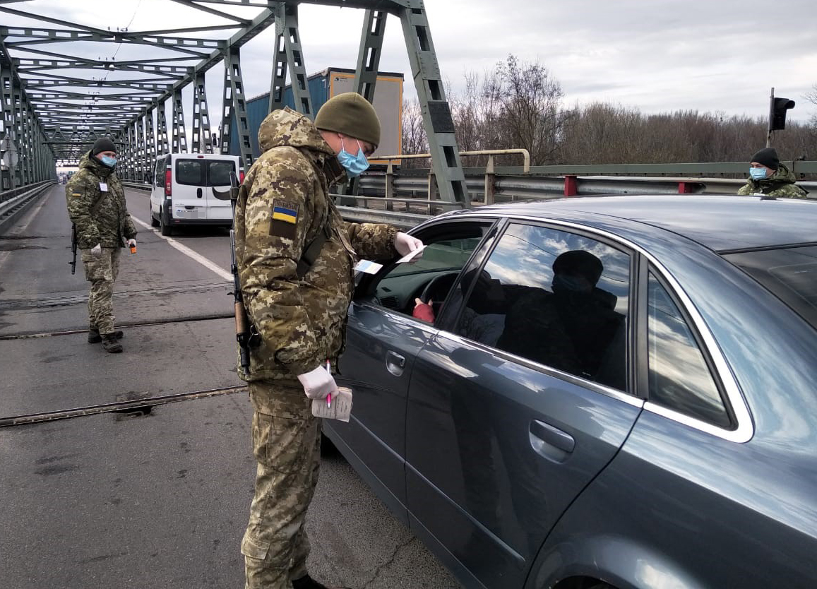 Окрім як у закарпатському ПП "Тиса", температуру в пасажирів з Італії перевірятимуть також в аеропортах "Бориспіль" і Київ"