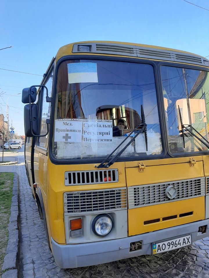 У Мукачеві для медичних працівників запустили спецрейси (ФОТО)