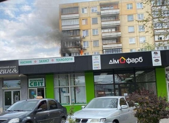 В Ужгороді горів балкон 9-поверхівки (ФОТО, ВІДЕО)